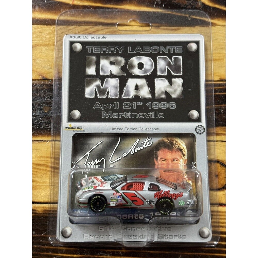 1996 Action Iron Man Terry Labonte #5 Kellogg's Flakes 1:64 Scale car